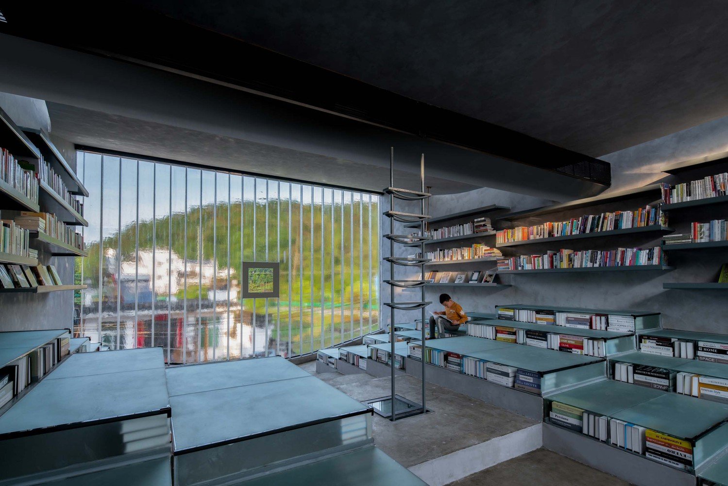 赖工作室的桥梁画廊