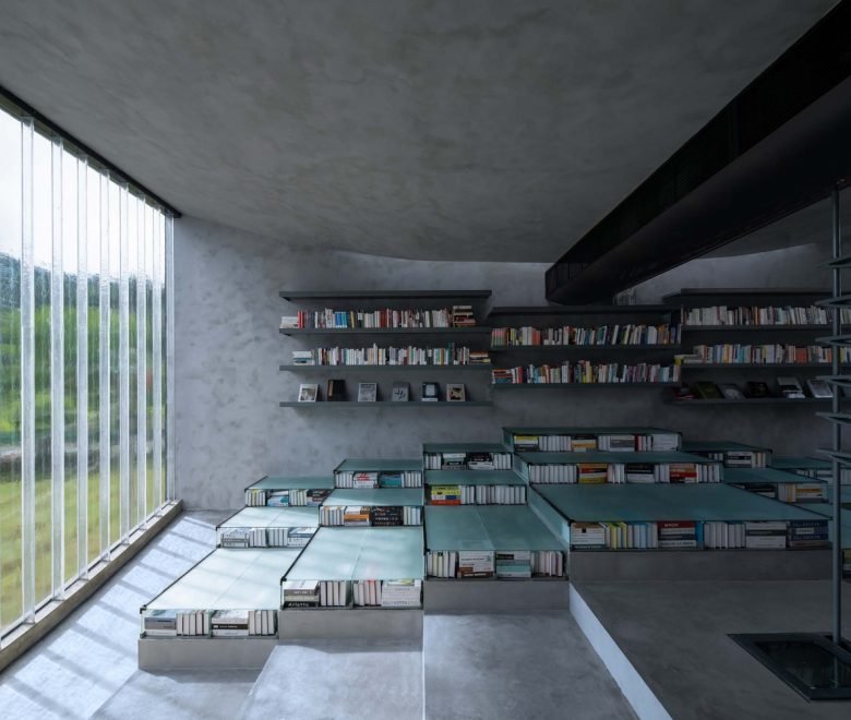 赖工作室的桥梁画廊