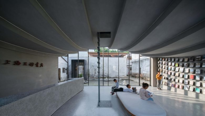 赖工作室的桥梁画廊