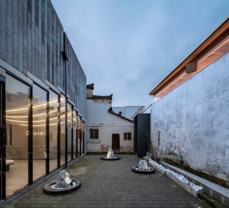 赖工作室的桥梁画廊