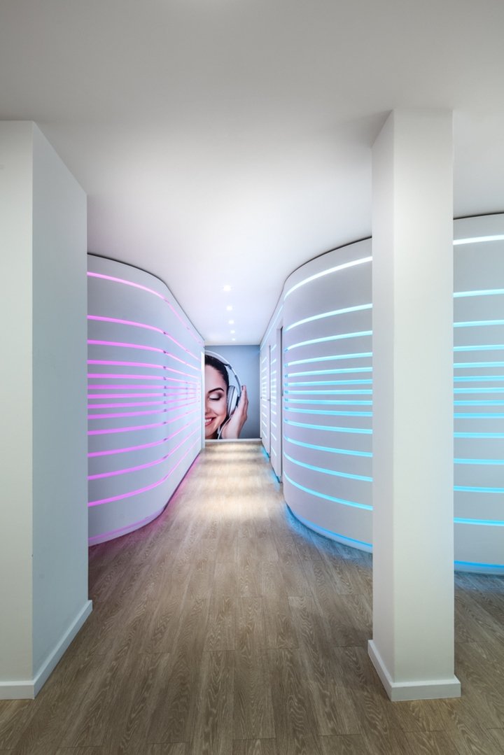 德国维特利希 Heikaus 设计的 Brillen Müller 商店 德国维特利希 Heikaus 设计的 Brillen Müller 商店