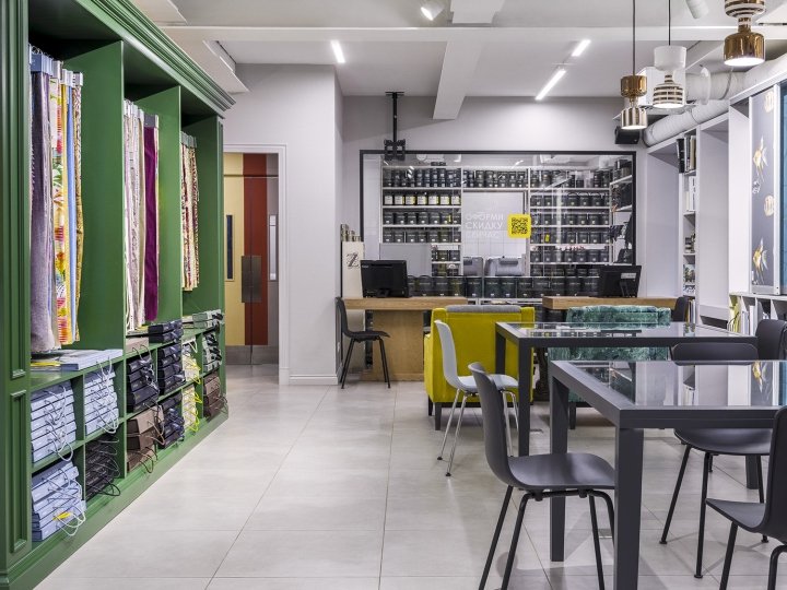 Liza Paupe 和 Anna Uchevatova 设计的英国油漆和装饰材料店,俄罗斯莫斯科 Liza Paupe 和 Anna Uchevatova 设计的英国油漆和装饰材料店,俄罗斯莫斯科