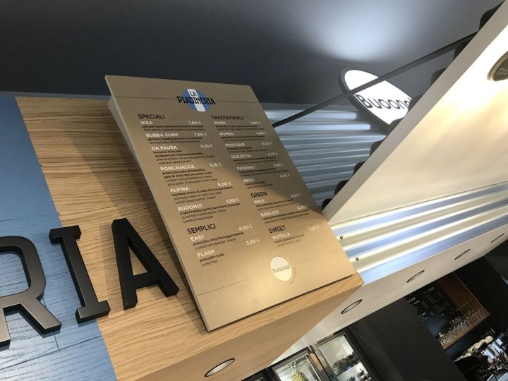 Buoono 美食广场,由 Giancarlo Volpini 设计,维罗纳 – 意大利 Buoono 美食广场,由 Giancarlo Volpini 设计,维罗纳 – 意大利