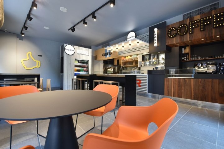 Buoono 美食广场,由 Giancarlo Volpini 设计,维罗纳 – 意大利 Buoono 美食广场,由 Giancarlo Volpini 设计,维罗纳 – 意大利