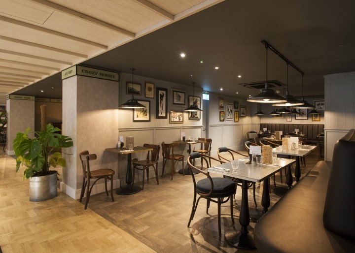 英国布里斯托尔 Shed 的酪乳和枫树