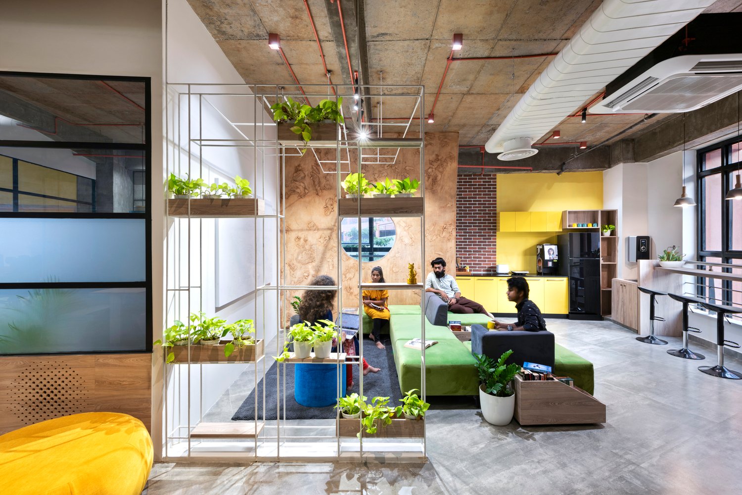 给我买一个 Artystry 的咖啡办公空间