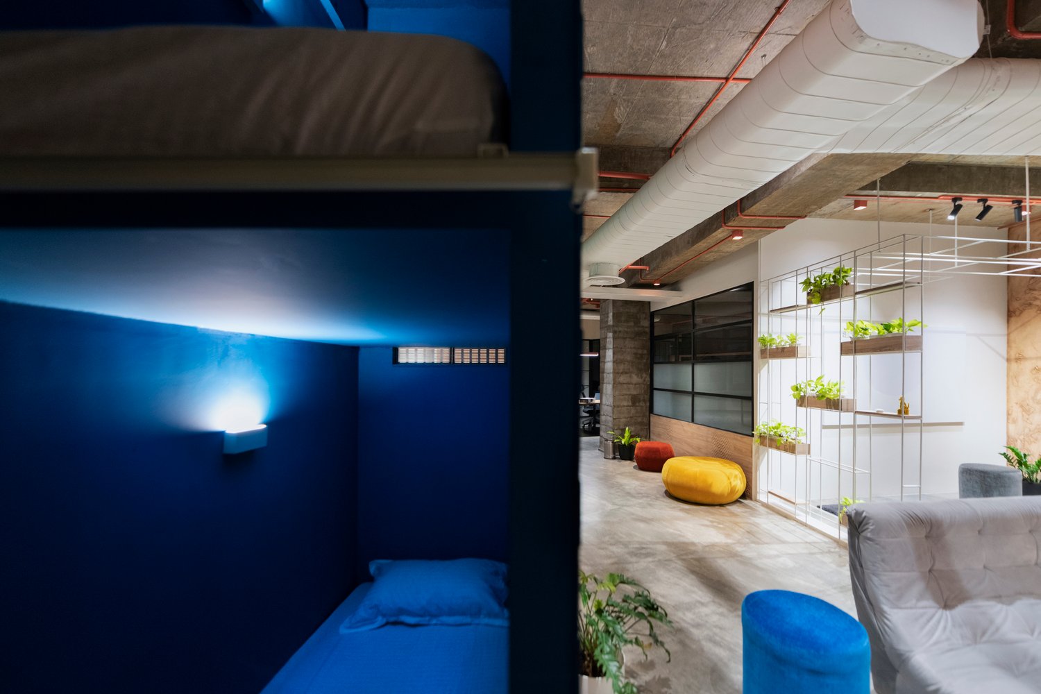 给我买一个 Artystry 的咖啡办公空间