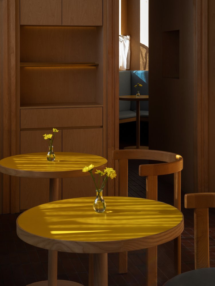 C² 咖啡馆和酒吧由不同的同事设计 C² 咖啡馆和酒吧由不同的同事设计