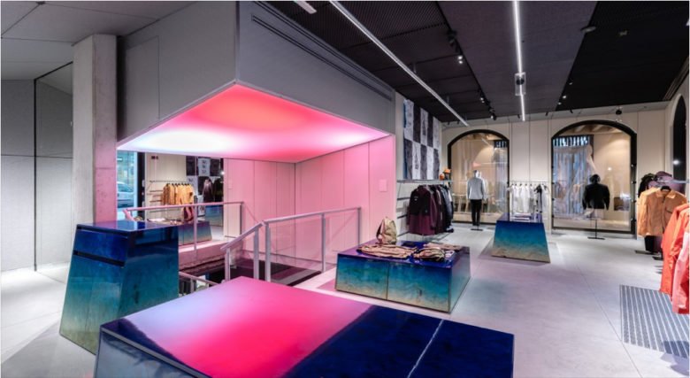 C.P. 公司专卖店