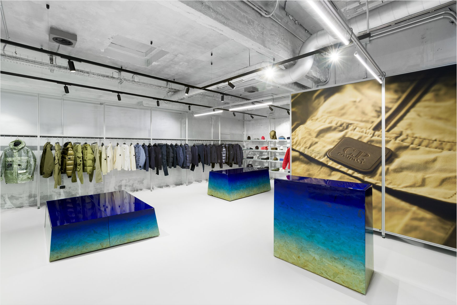 C.P. 公司旗舰店由 Andrea Caputo 设计