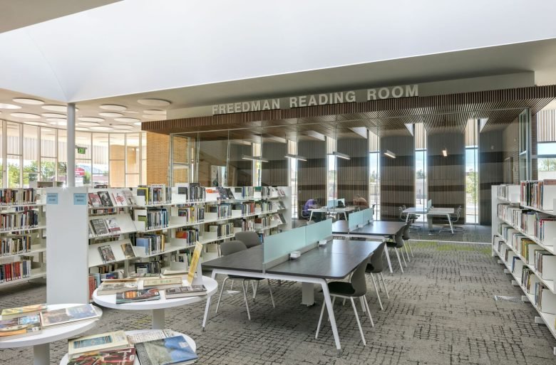 CABQ 国际地区图书馆​由 RMKM Architecture 设计