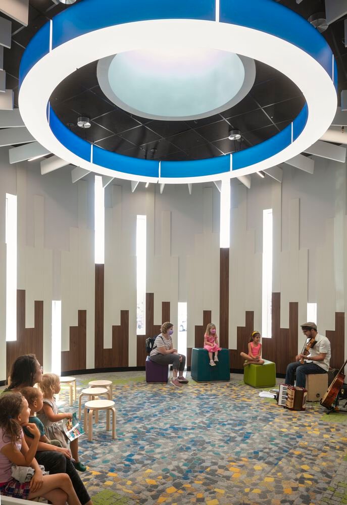 CABQ 国际地区图书馆​由 RMKM Architecture 设计