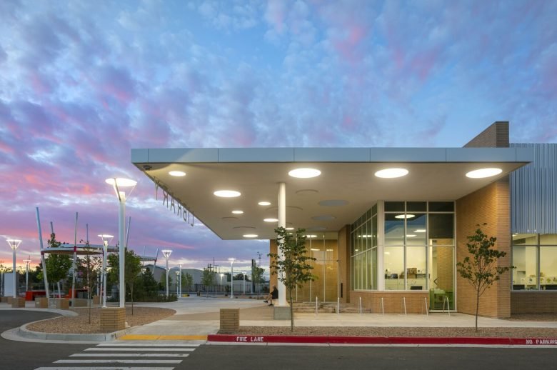 CABQ 国际地区图书馆​由 RMKM Architecture 设计