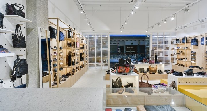 CASUALIS 鞋履店,Manuel García Asociados,圣哈维尔 – 西班牙 CASUALIS 鞋履店,Manuel García Asociados,圣哈维尔 – 西班牙