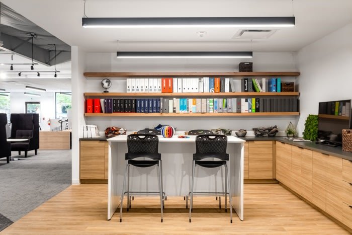 CBI 工作场所解决方案陈列室和办公室，由 S. Tipton Studio 设计