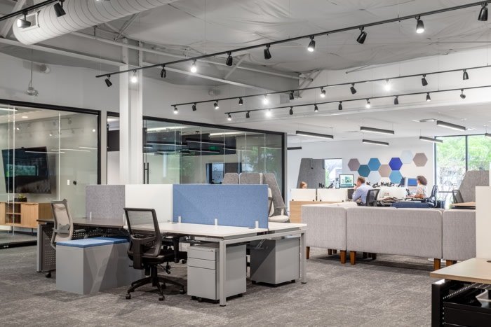 CBI 工作场所解决方案陈列室和办公室，由 S. Tipton Studio 设计