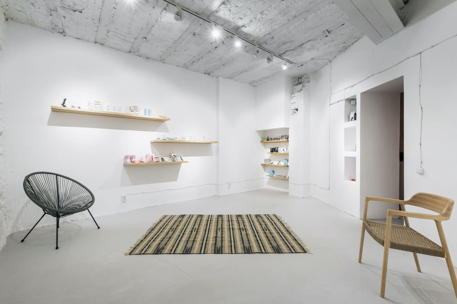 СOK – TABOORET 的性用品商店和咖啡馆 СOK – TABOORET 的性用品商店和咖啡馆