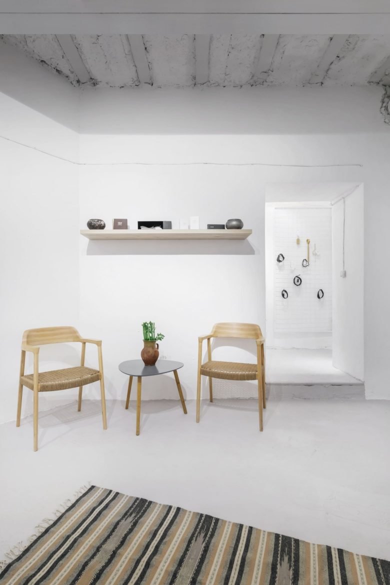 СOK – TABOORET 的性用品商店和咖啡馆 СOK – TABOORET 的性用品商店和咖啡馆