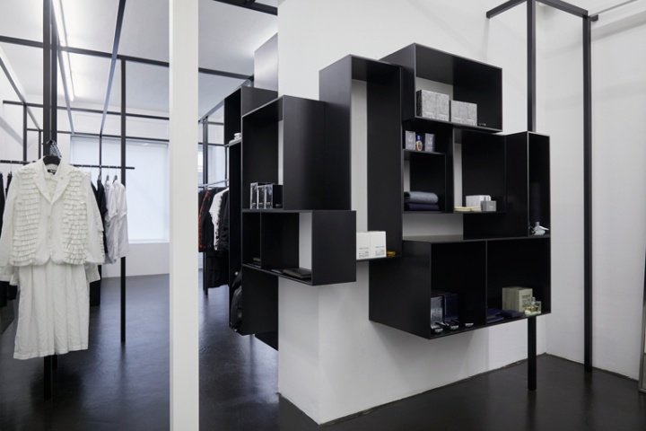 德国柏林川久保玲 (Rei Kawakubo) 翻新 COMME des GARCONS 店铺