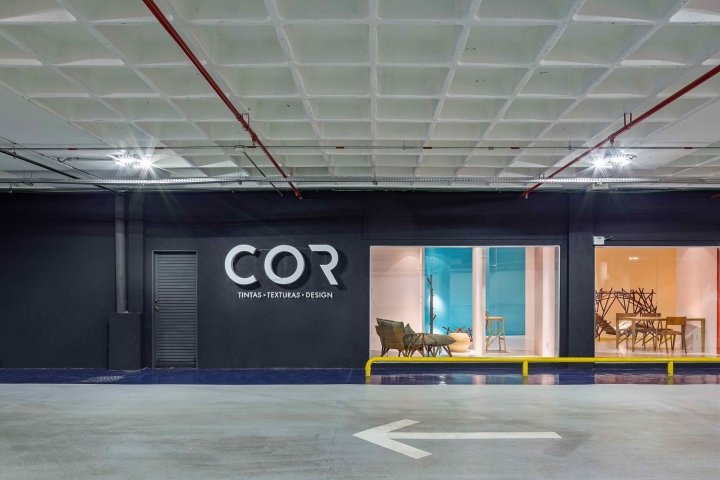 COR Shop 由 BLOCO Arquitetos 设计，巴西利亚