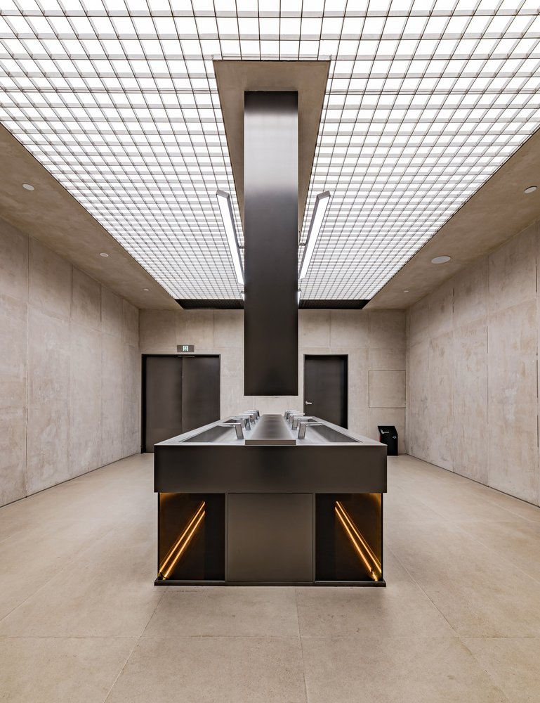 Lam Lighting Design 的 COSMO-INNERCO 店