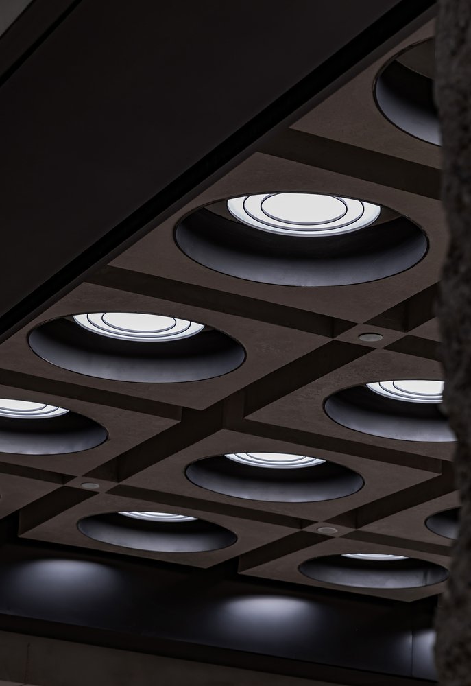 Lam Lighting Design 的 COSMO-INNERCO 店