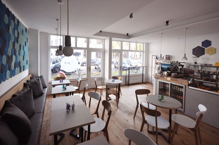 Café Blá by ALPHA RKD & LOVA，德国慕尼黑