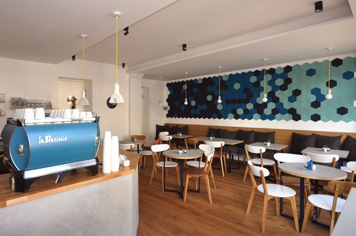 Café Blá by ALPHA RKD & LOVA，德国慕尼黑