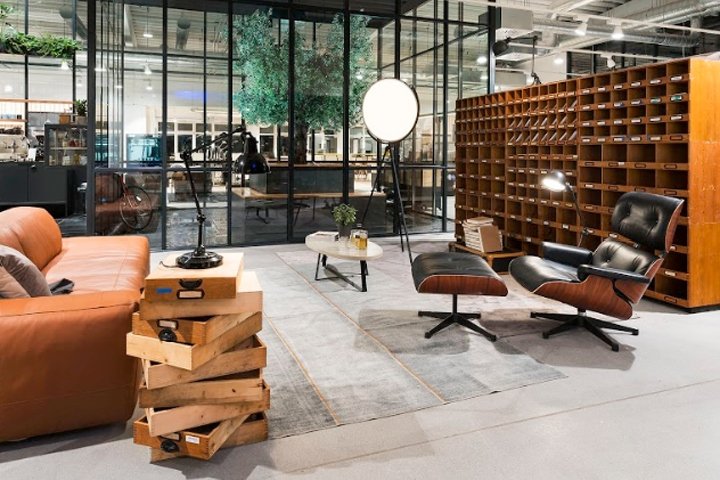 德国马克多夫 Konrad Knoblauch GmbH 的咖啡厅 - 办公室 - 商店 德国马克多夫 Konrad Knoblauch GmbH 的咖啡厅 - 办公室 - 商店