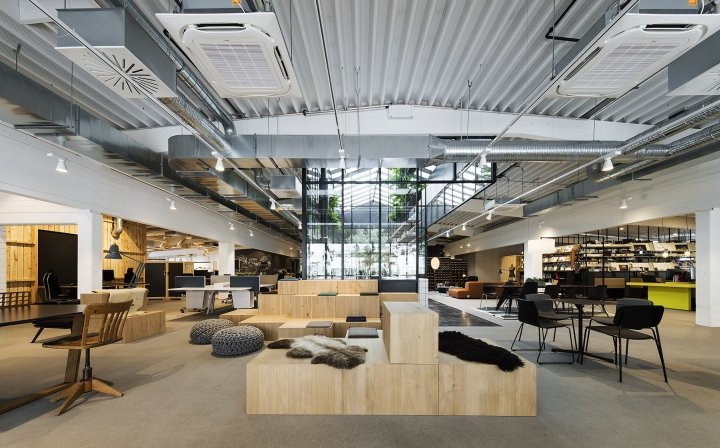 德国马克多夫 Konrad Knoblauch GmbH 的咖啡厅 - 办公室 - 商店 德国马克多夫 Konrad Knoblauch GmbH 的咖啡厅 - 办公室 - 商店