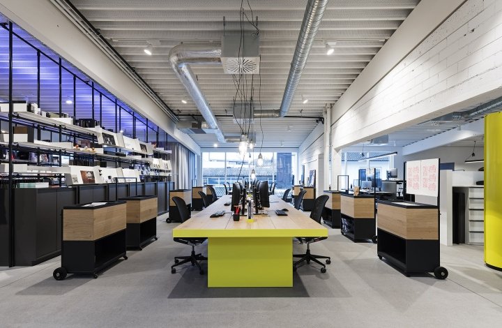 德国马克多夫 Konrad Knoblauch GmbH 的咖啡厅 - 办公室 - 商店 德国马克多夫 Konrad Knoblauch GmbH 的咖啡厅 - 办公室 - 商店