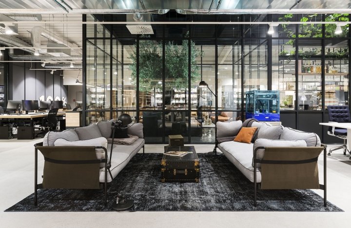 德国马克多夫 Konrad Knoblauch GmbH 的咖啡厅 - 办公室 - 商店 德国马克多夫 Konrad Knoblauch GmbH 的咖啡厅 - 办公室 - 商店