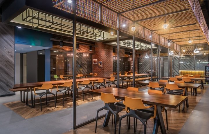 SAP 自助餐厅，由 Blue Leaves Design Group 设计，印度古尔冈