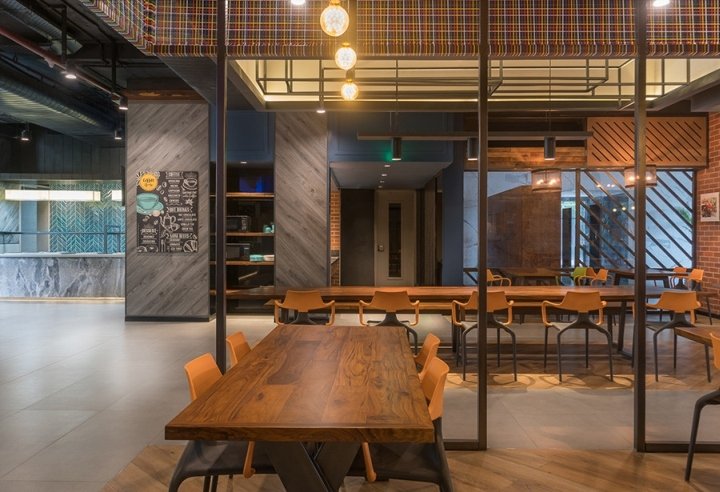 SAP 自助餐厅，由 Blue Leaves Design Group 设计，印度古尔冈