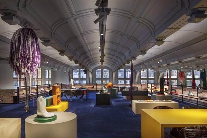 Calvin Klein 305W35NYC 商店，由 Sterling Ruby & Architectural Research Office 设计，法国巴黎