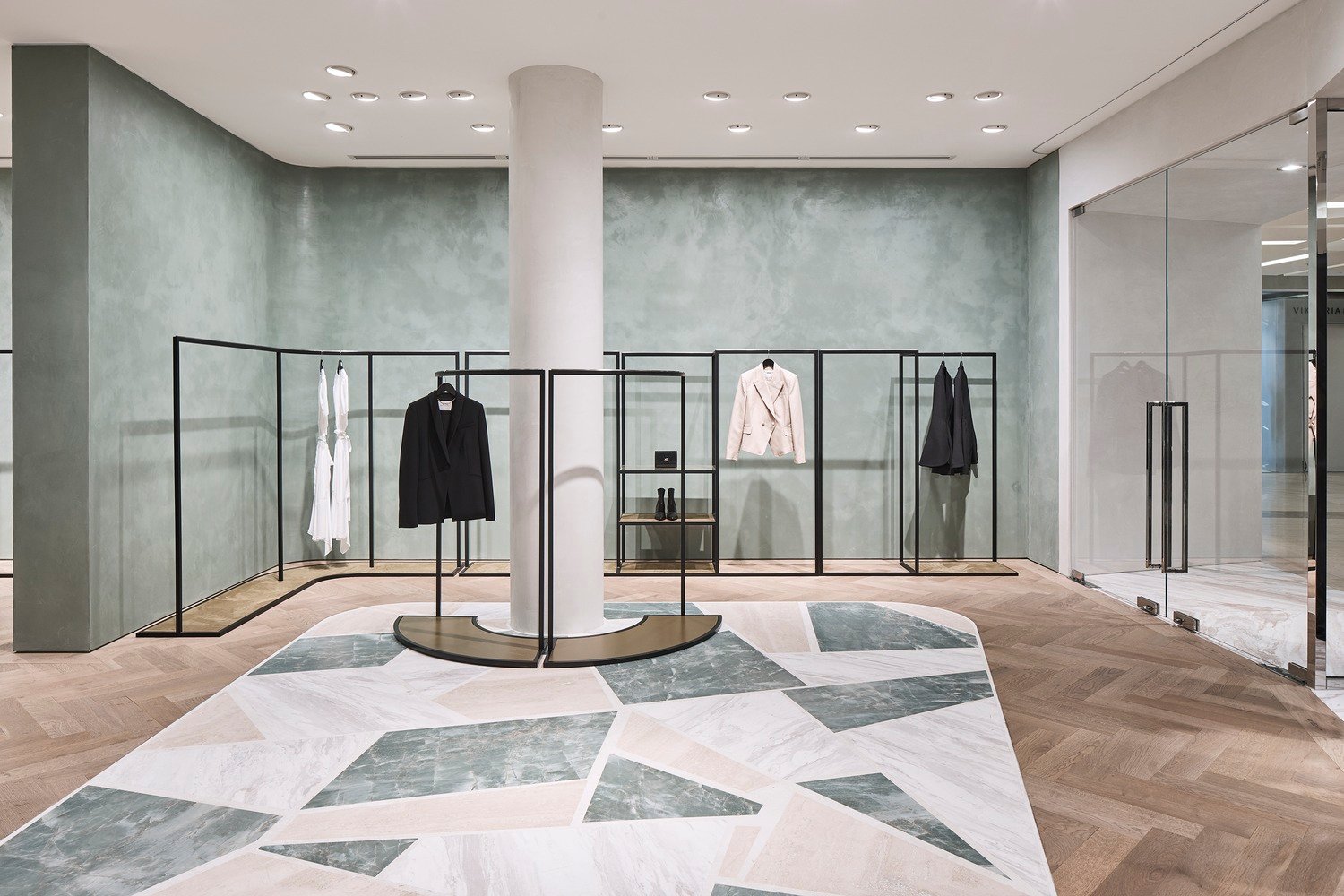 Akin Atelier 的 Camilla & Marc 旗舰店