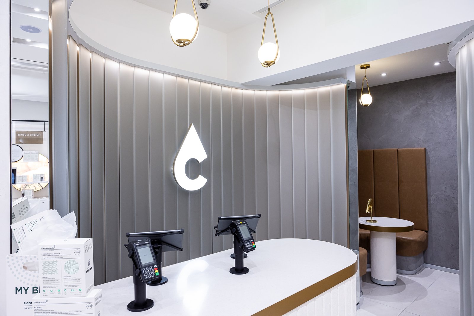 Cannabotech 在英国开设第一家旗舰店 Cannabotech 在英国开设第一家旗舰店