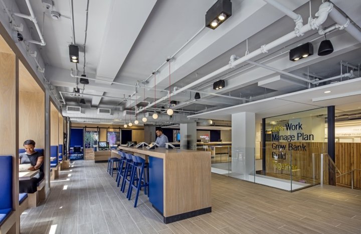 纽约市 CallisonRTKL 的第一资本联合广场旗舰店 纽约市 CallisonRTKL 的第一资本联合广场旗舰店