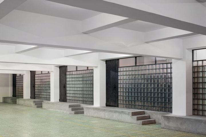 如恩设计的汽车车间和办公室，中国北京