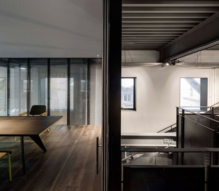 如恩设计的汽车车间和办公室，中国北京