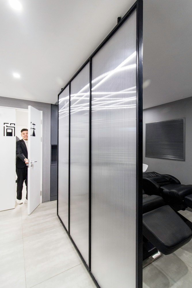 卡利美发沙龙 by maison h 卡利美发沙龙 by maison h