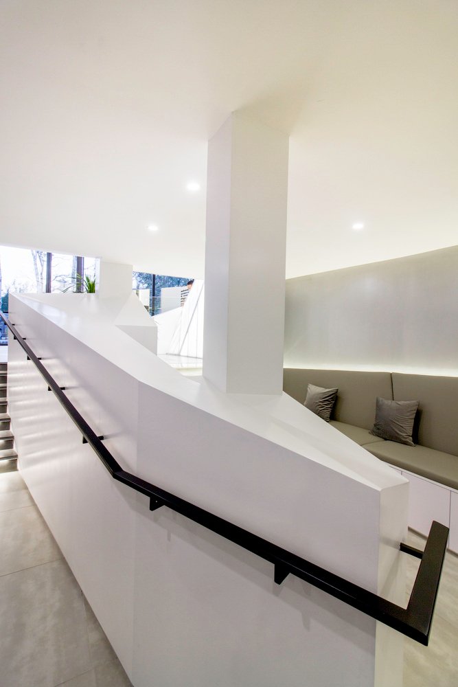 卡利美发沙龙 by maison h 卡利美发沙龙 by maison h