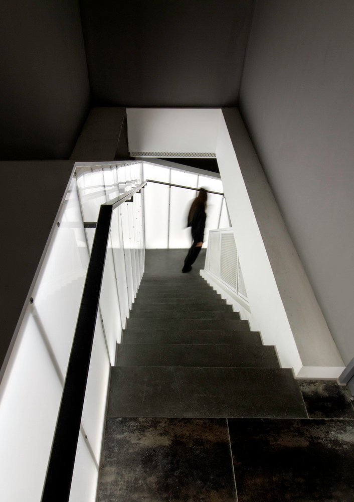 卡利美发沙龙 by maison h 卡利美发沙龙 by maison h