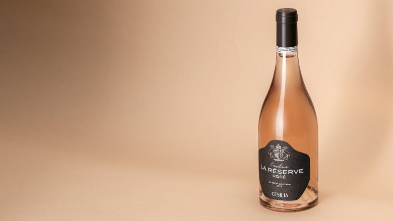 Feroz Estudio 重新剪辑 Casa Cesilia Blanc 和 Rosé