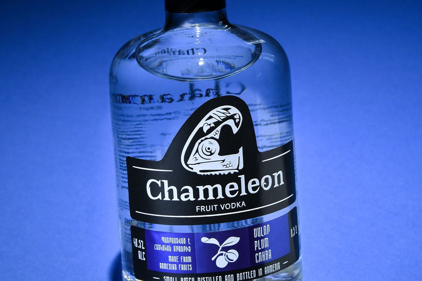 MAROG Creative Agency 的变色龙水果伏特加品牌