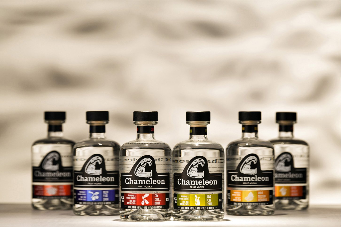 MAROG Creative Agency 的变色龙水果伏特加品牌