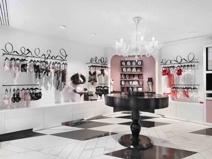 Chantal Thomass 店由 centdegrés 设计,巴黎 – 法国 Chantal Thomass 店由 centdegrés 设计,巴黎 – 法国