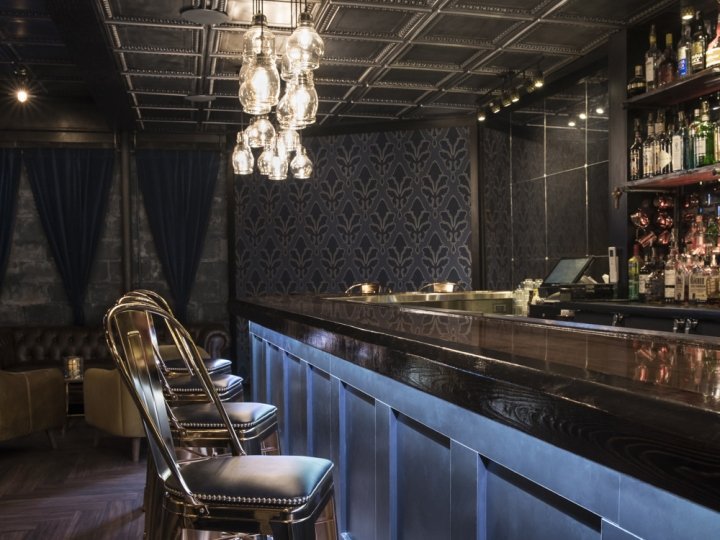 Charlotte’s Speakeasy by studioBIG，法明代尔 – 纽约