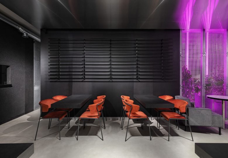 Chernyi 咖啡吧由 Ponomarenko Bureau 设计