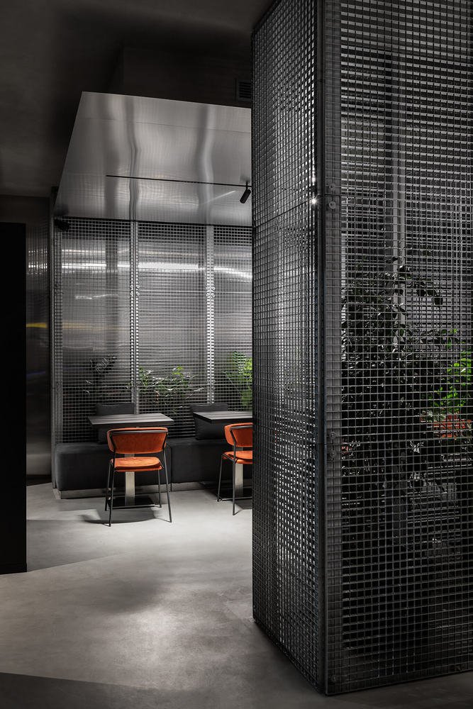 Chernyi 咖啡吧由 Ponomarenko Bureau 设计